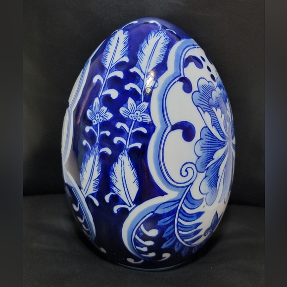Cobalt Blue & White Chinoiserie Large 3D Egg Shape Ceramic Pottery ~ 8 inches H - Picture 10 of 17